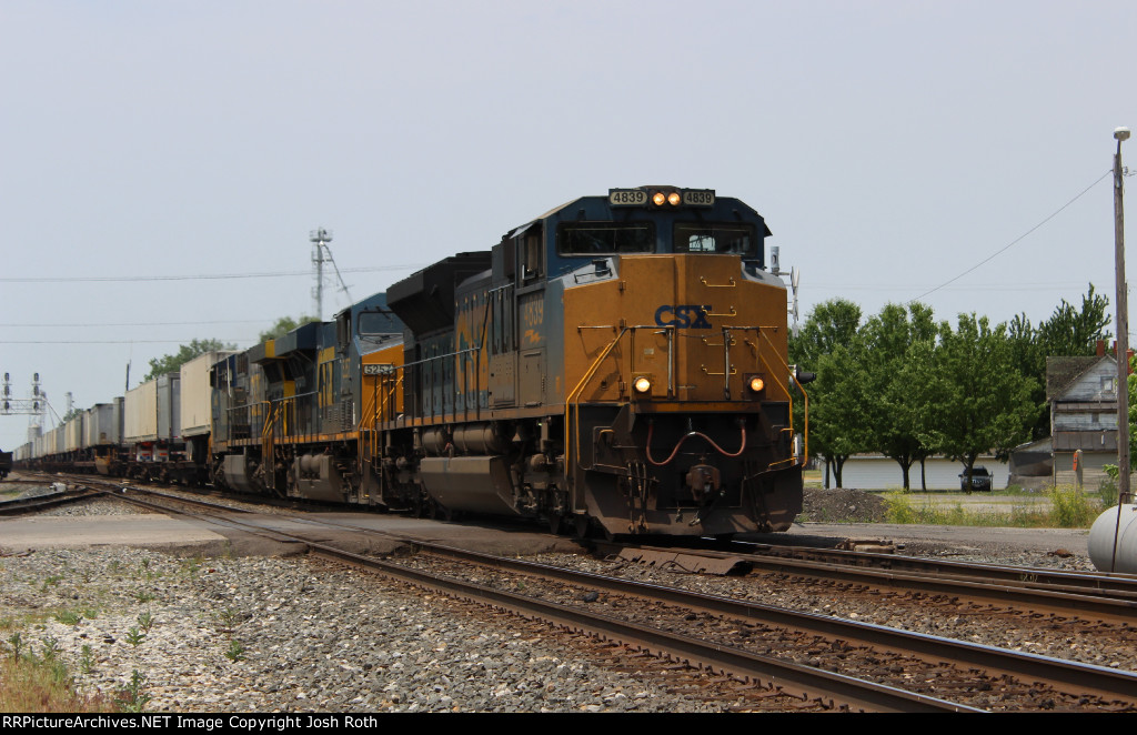 CSX 4839, CSX 5257 & CSX 642 